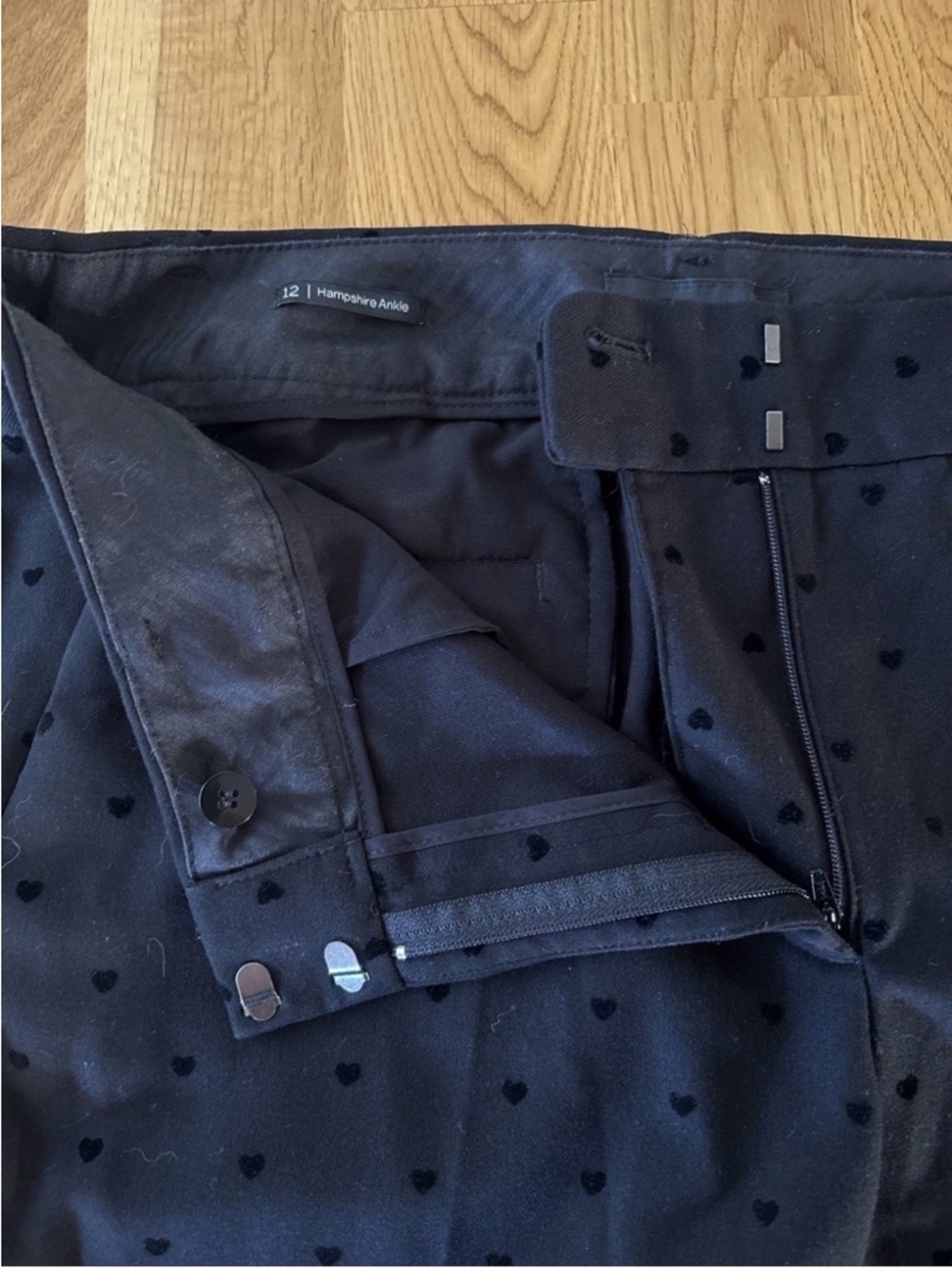 Talbots Hampshire Ankle Pants Size 12 Black Flocked Heart Print Career Preppy - Picture 8 of 14